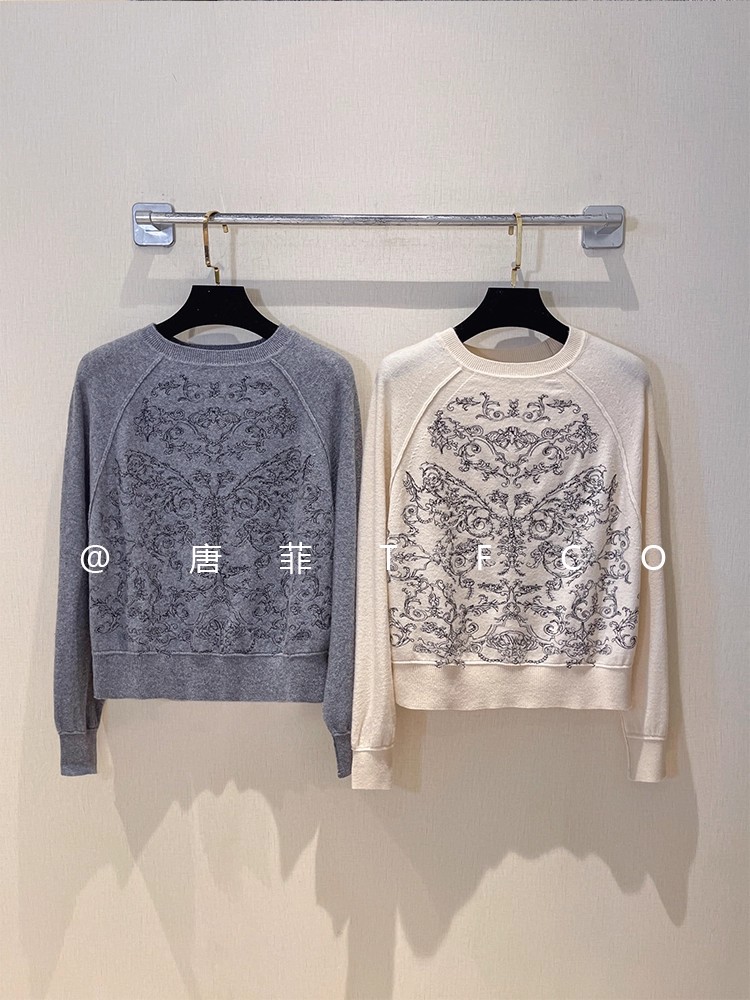 2025年新款 重工刺绣圆领毛衣女秋冬百搭套头显瘦上衣