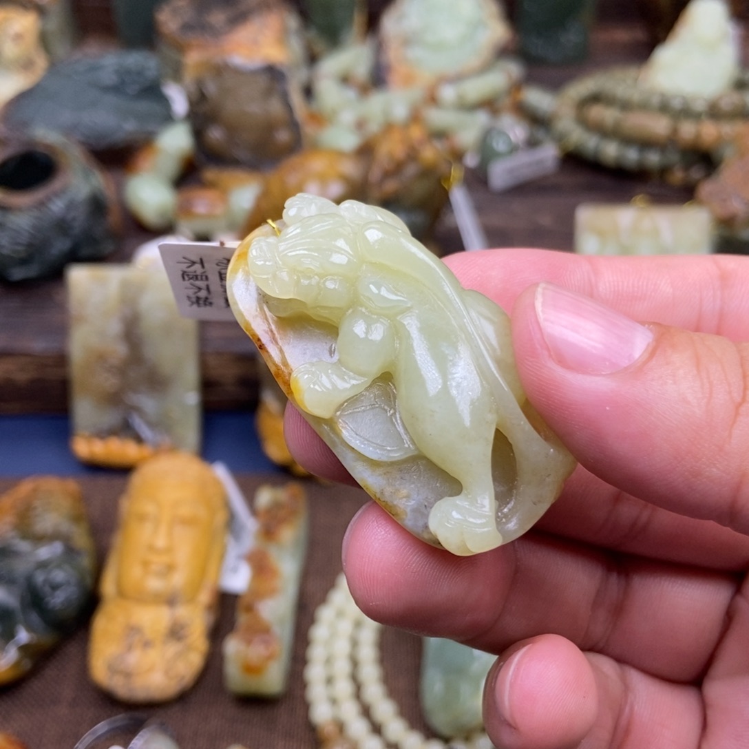 岫岩河磨玉（透闪石质玉）未镶嵌珠宝奇石