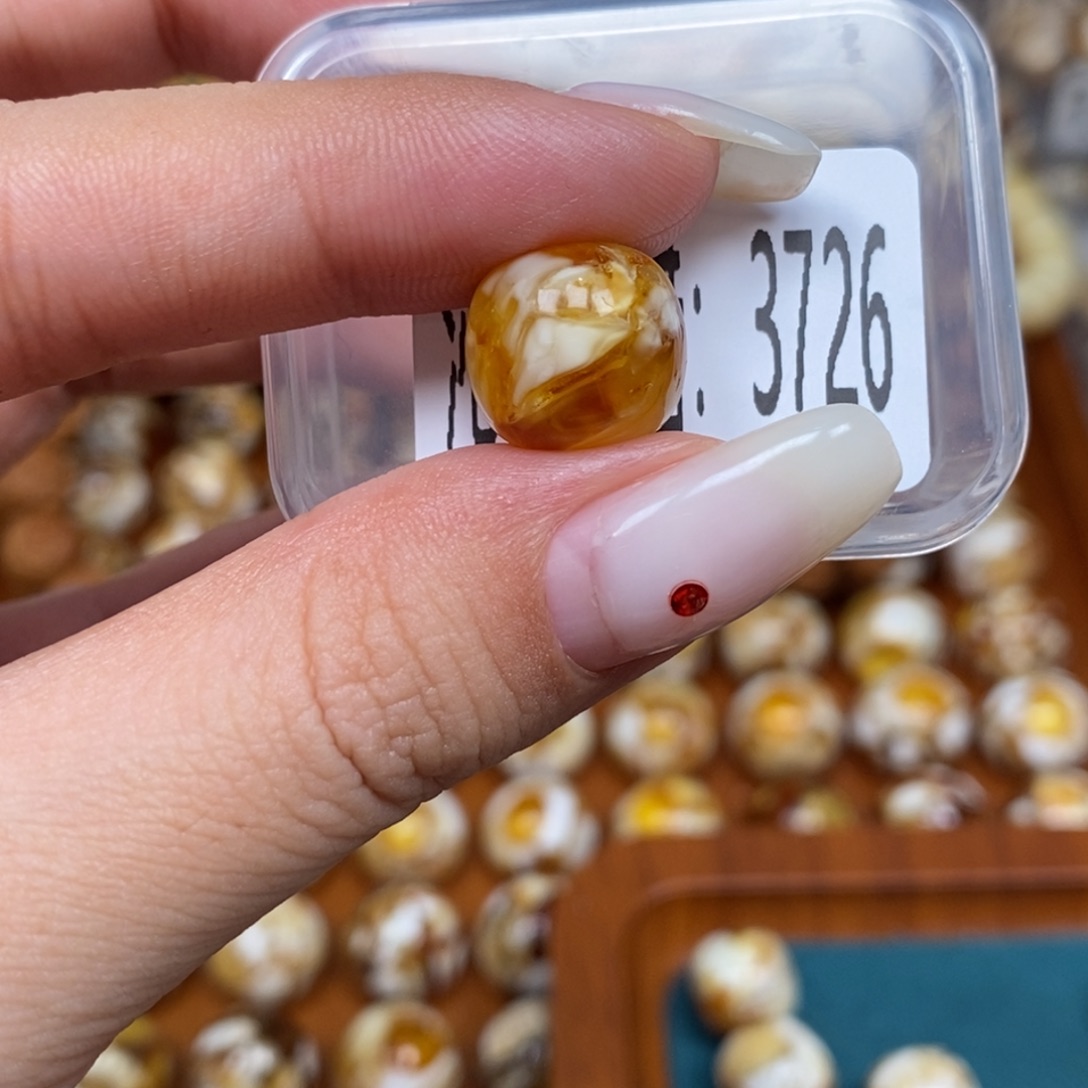 蜜蜡未镶嵌珠宝奇石3726