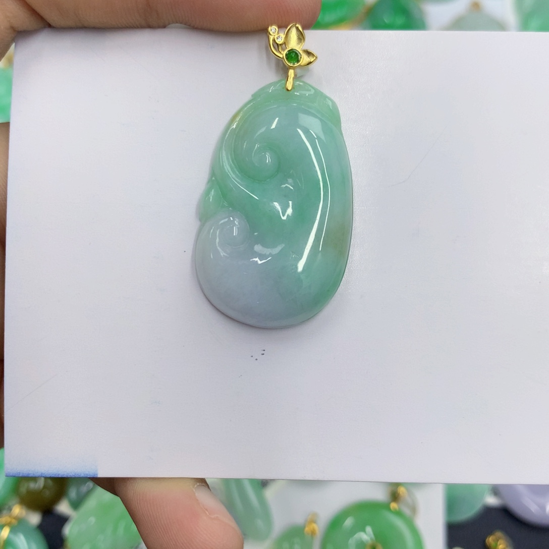 翡翠未镶嵌颈饰翡翠