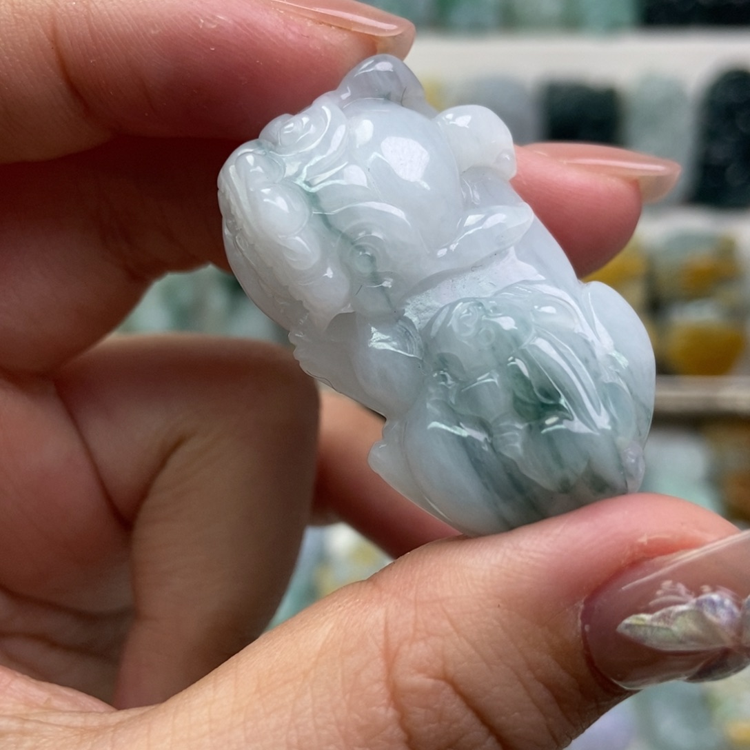 翡翠吊坠(赠链)未镶嵌