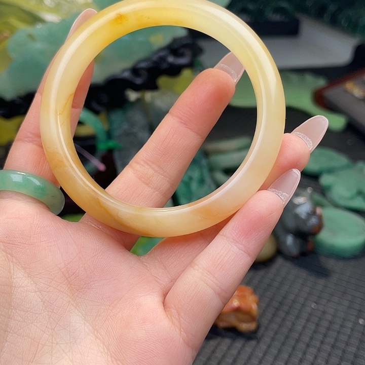 糖***唐石英质玉未镶嵌吊坠