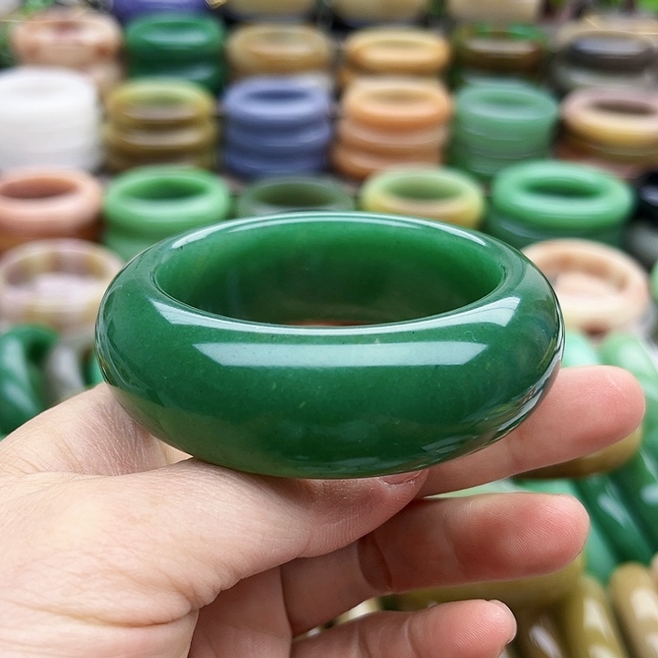 未镶嵌手镯（圆镯）石英质玉