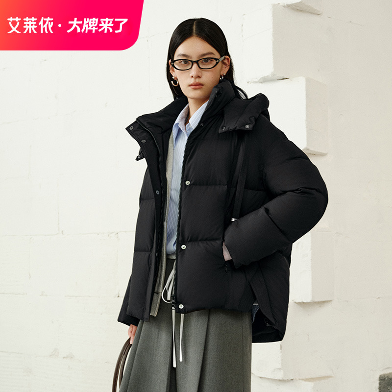 艾莱依时装羽绒服短款连帽加厚保暖女冬季云感无束缚休闲时尚3057