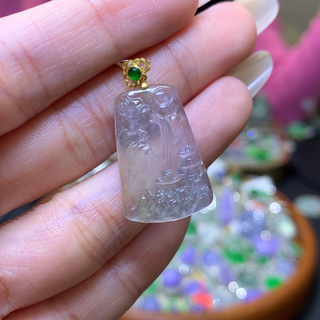 颈饰18K金镶嵌翡翠