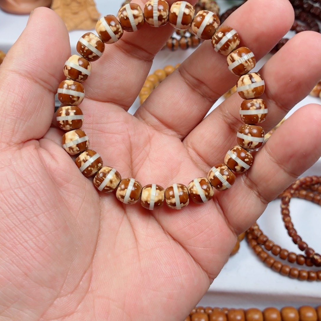 紫金鼠手串一线天老型