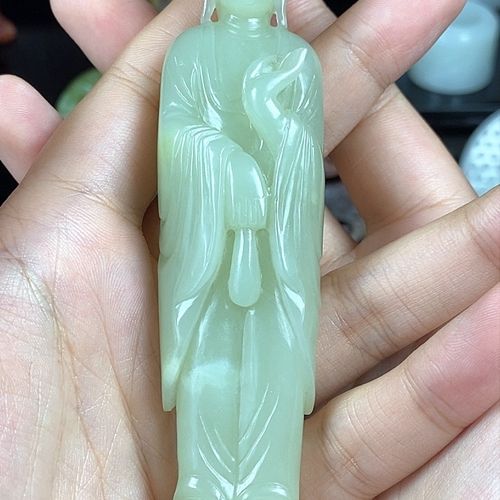 和田玉未镶嵌把件李**生