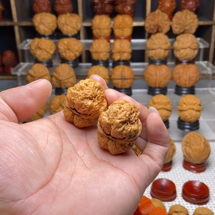 不***达文玩核桃吊坠5小帝王