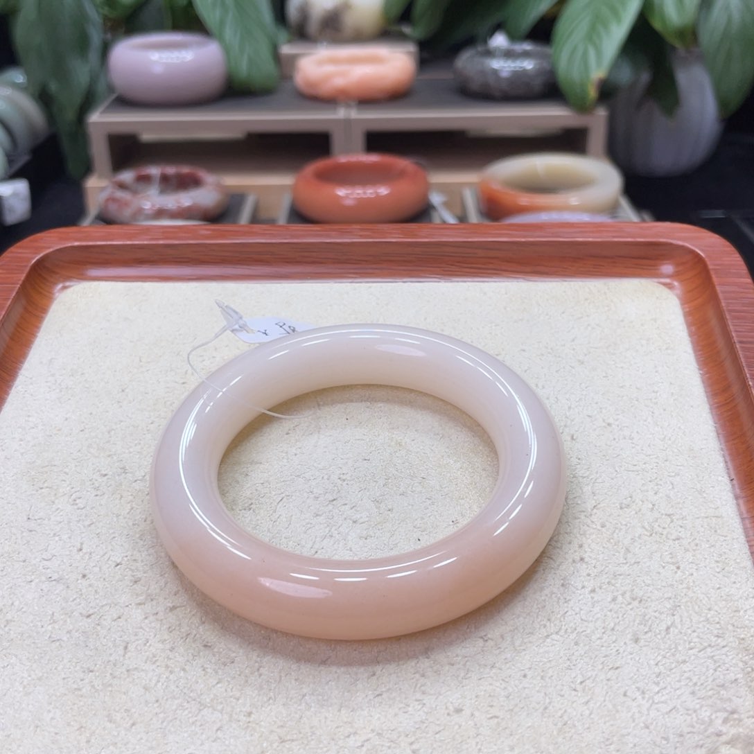 石英岩玉手镯未镶嵌