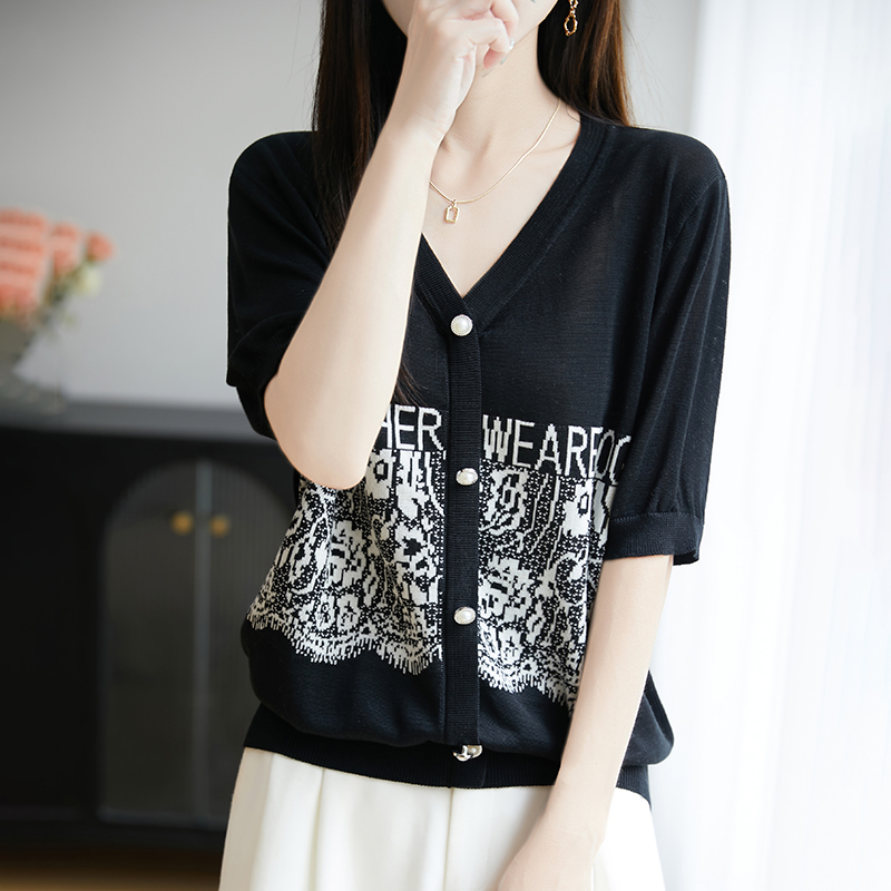 品牌正品莱赛尔天丝字母印花V领新款洋气显瘦短袖针织衫