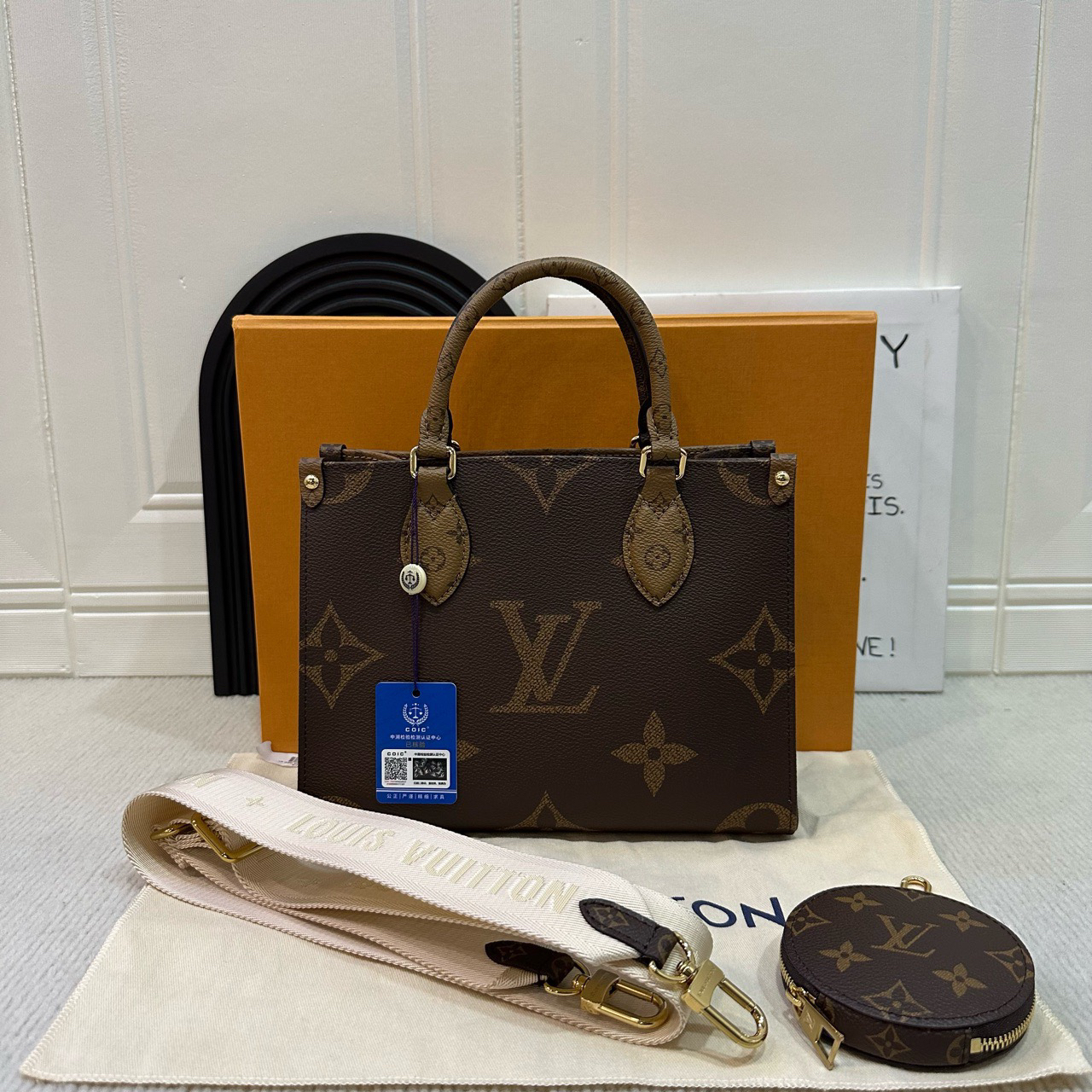 全新未使用 LouisVuitton/路易威登 【蔡包紫】老花onthego 小号