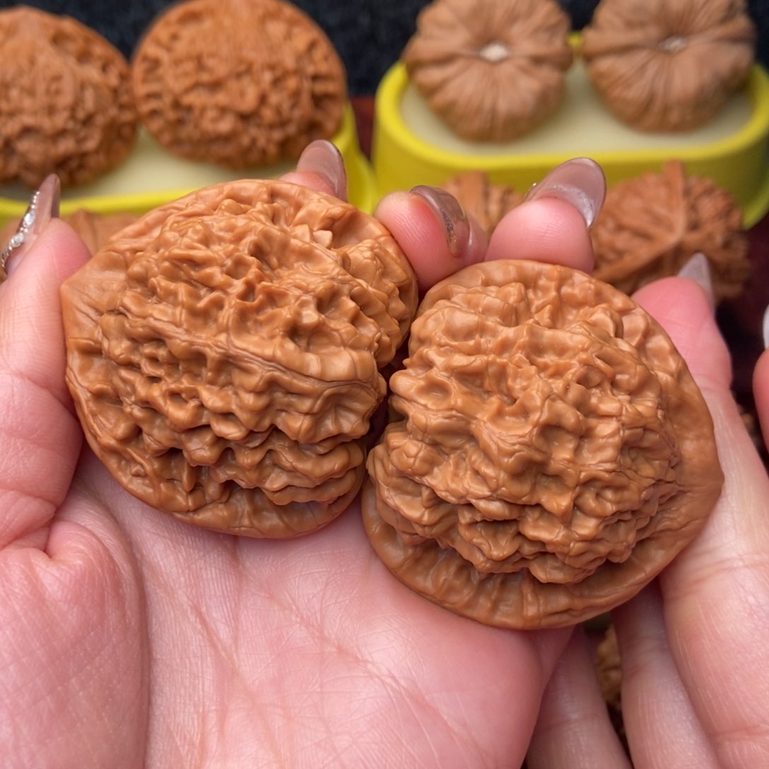 吊坠文玩核桃46红皮 麒麟 官帽