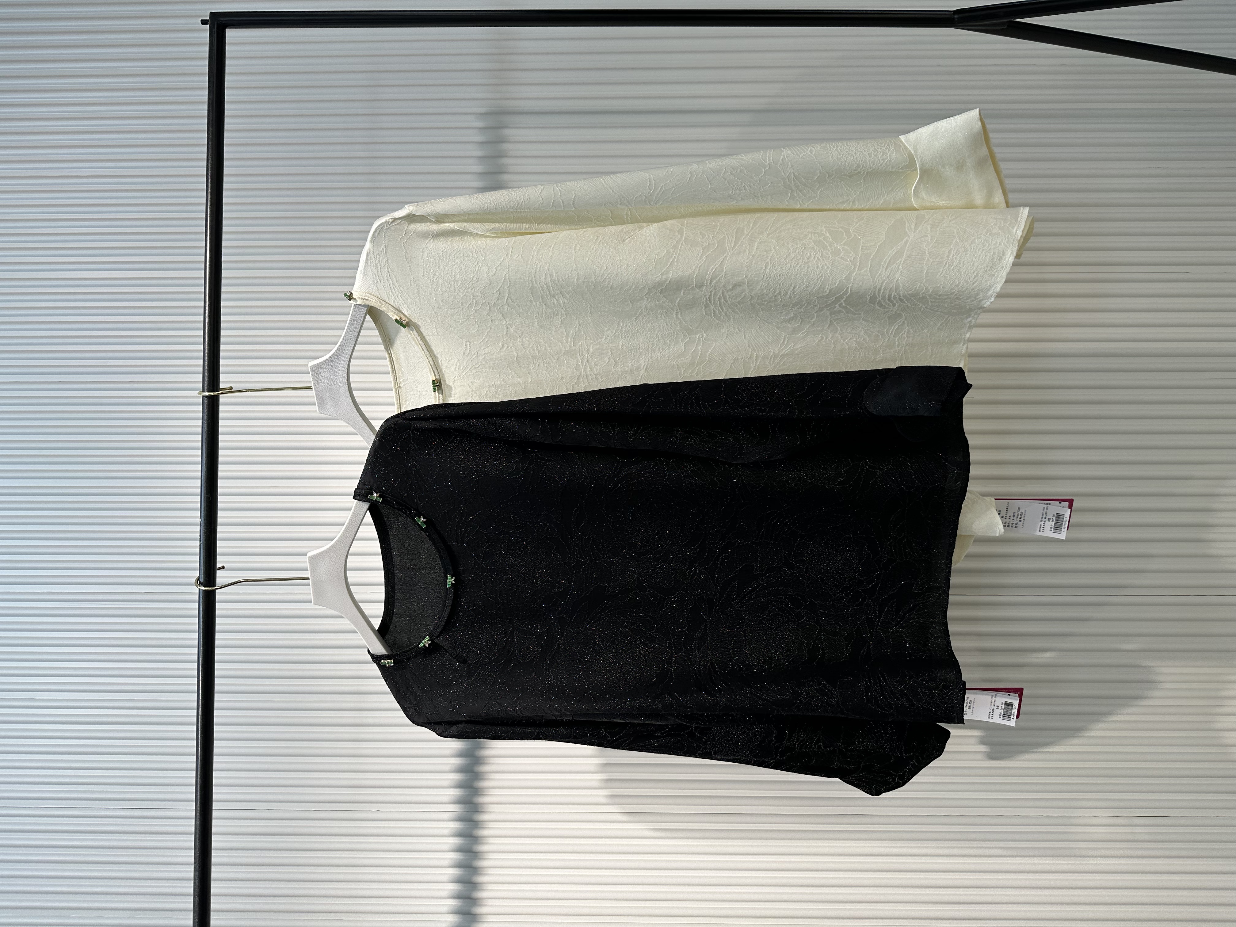 胖人坊/2026春季新款时尚新中式缎感提花上衣  4896