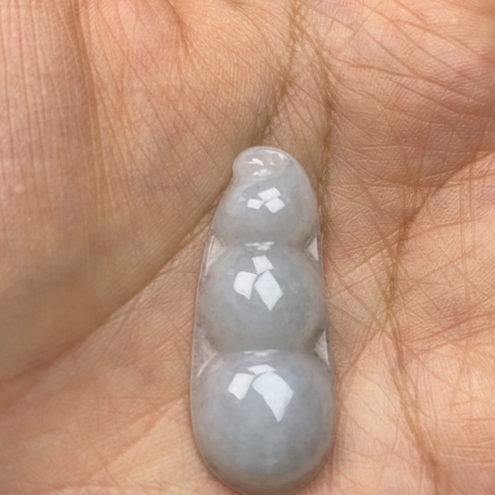 翡翠未镶嵌颈饰福豆