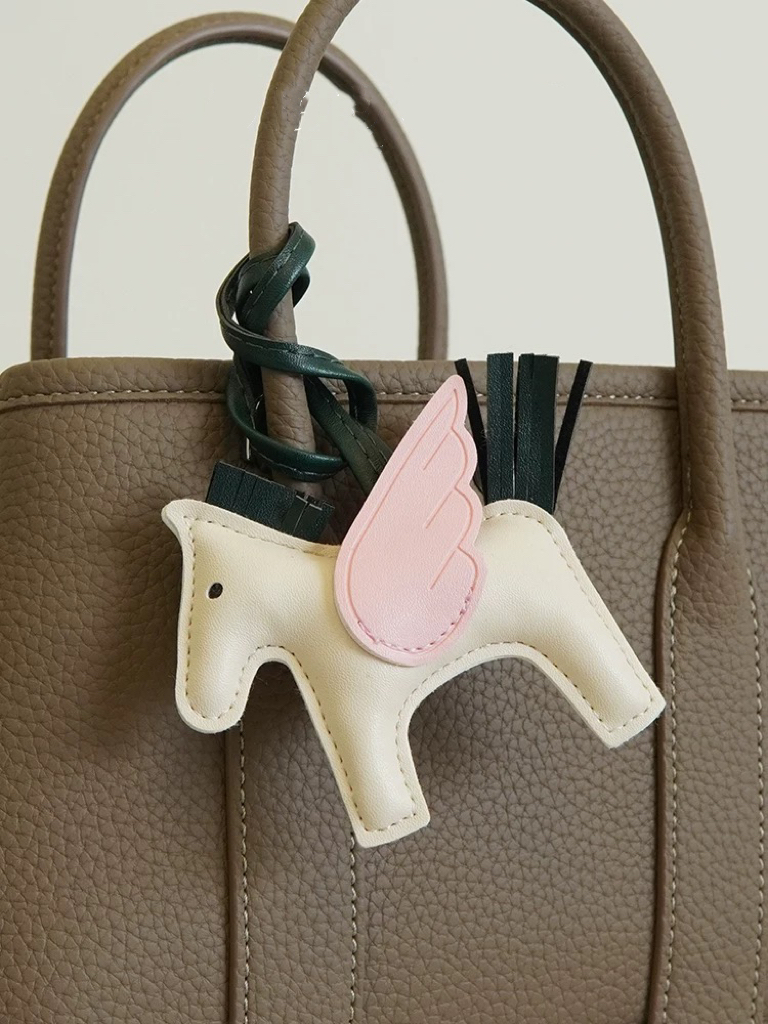 【秋秋2号店】【C~F}---黑色（小马挂件）