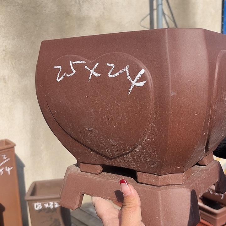 紫砂花盆紫色的小