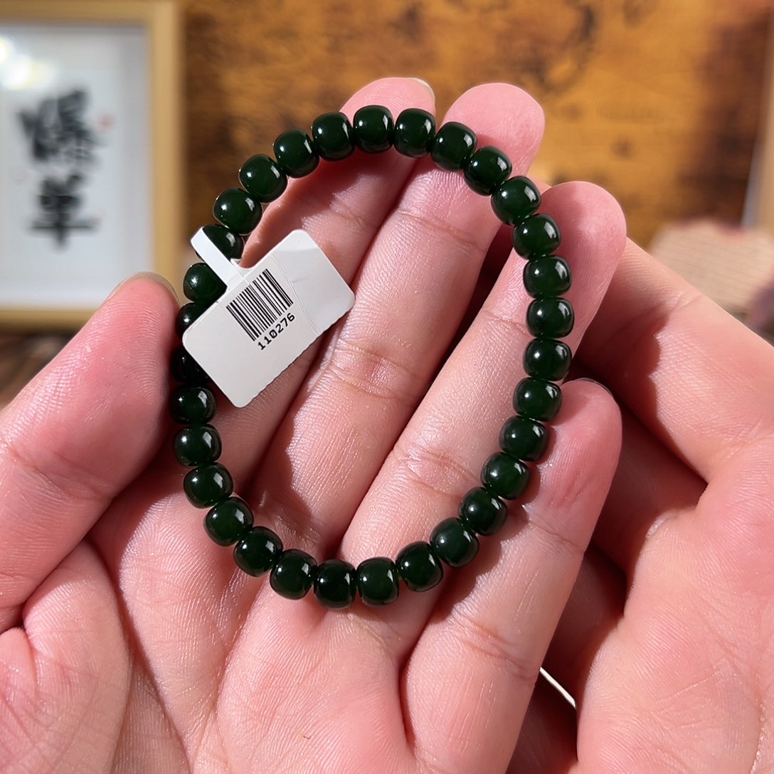 萌***妈颈饰未镶嵌和田玉