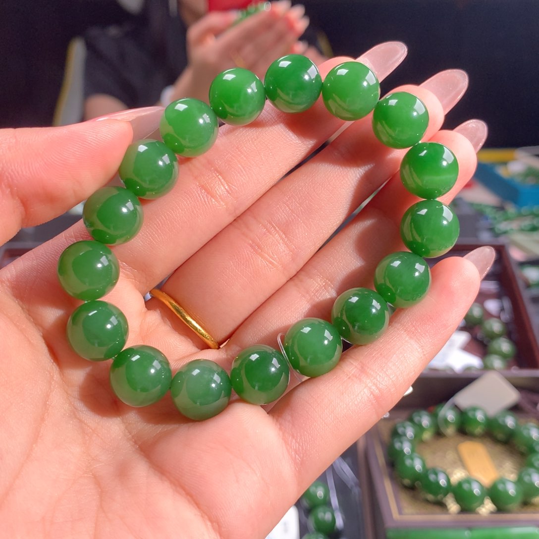 手串未镶嵌和田玉（碧玉）