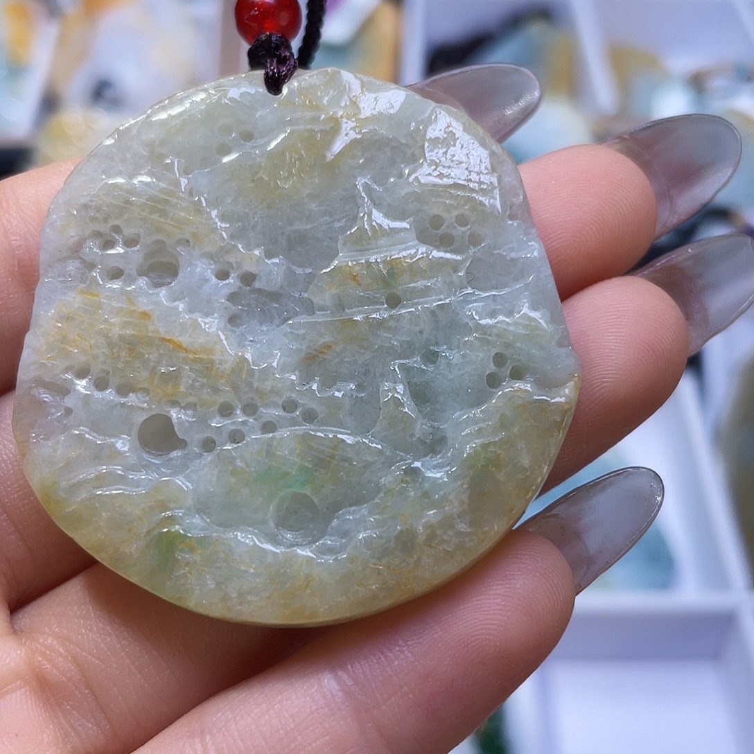 翡翠未镶嵌颈饰一