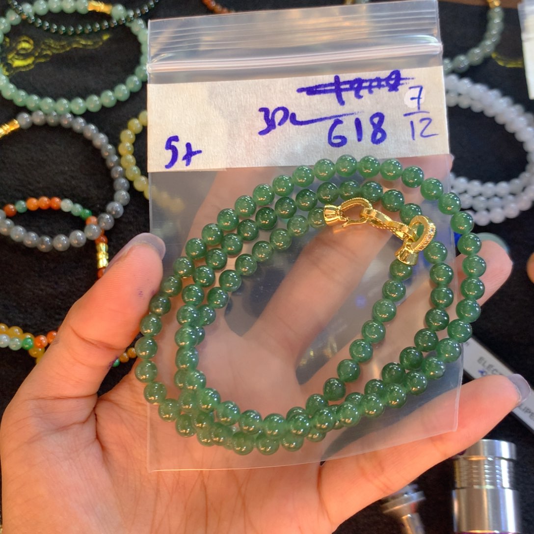 定制翡翠未镶嵌天然缅甸翡翠多样性