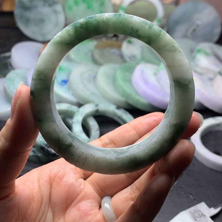 未镶嵌手镯定制翡翠