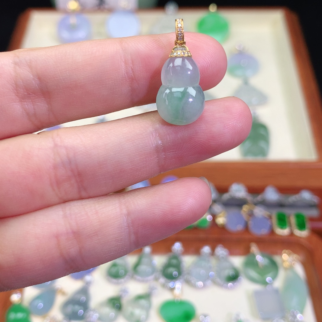 翡翠18K金镶嵌颈饰天然翡翠吊坠a货