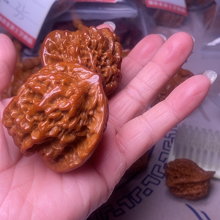 颜***俊文玩核桃吊坠官帽