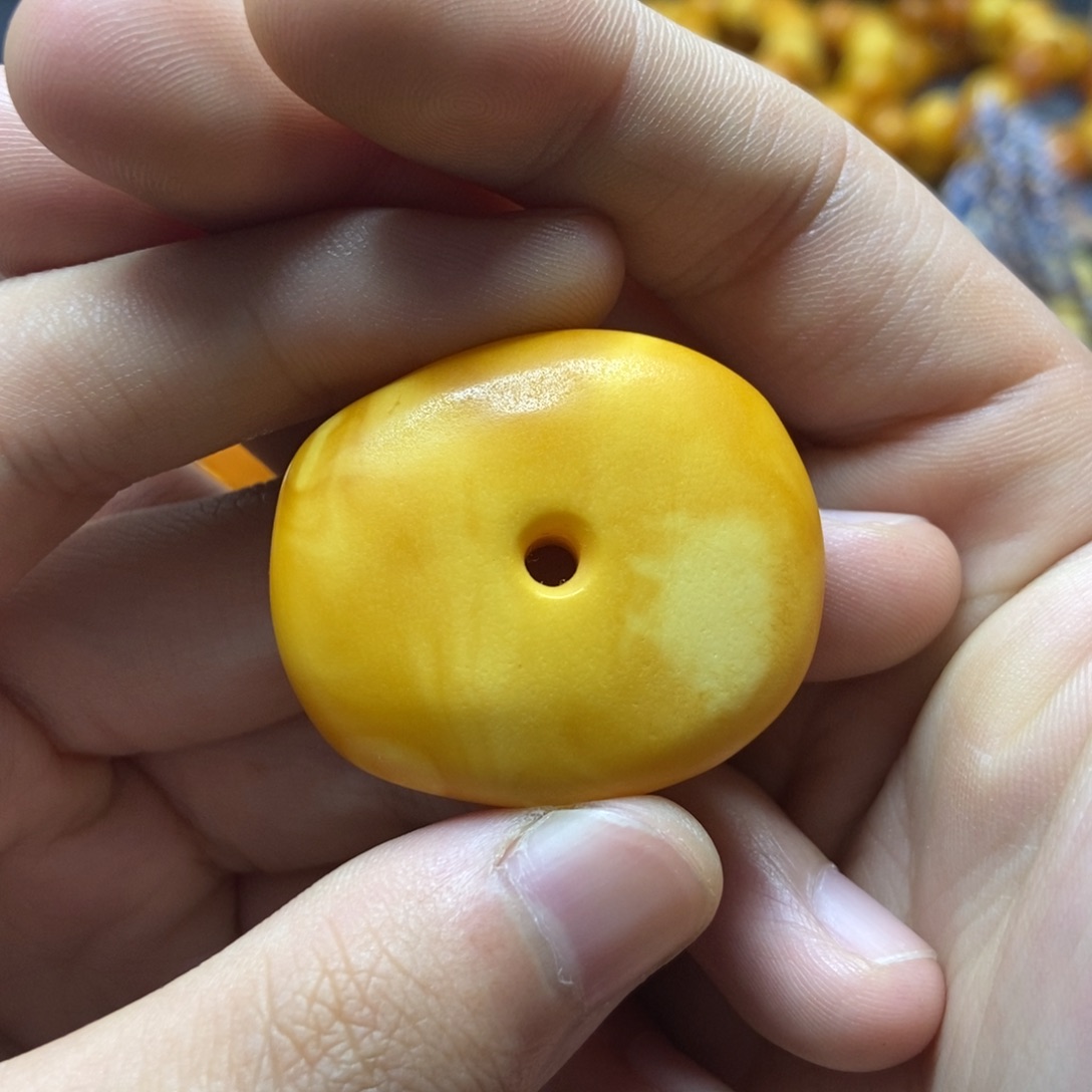 未镶嵌琥珀珠宝奇石