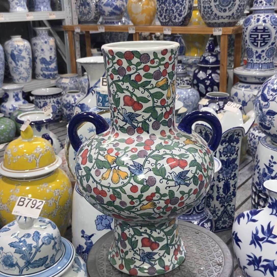 摆件花瓶手绘釉下彩