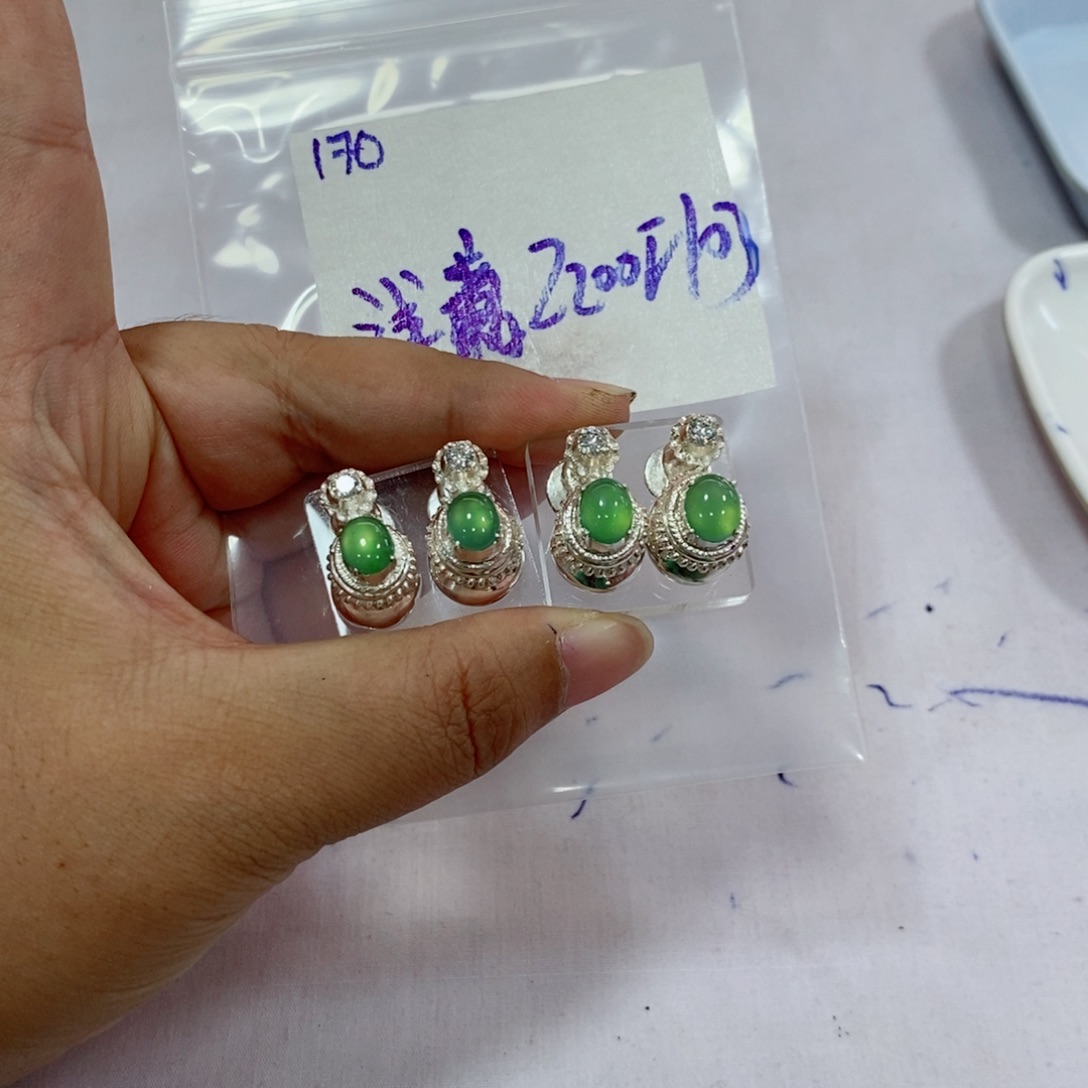 浅***意定制翡翠未镶嵌不