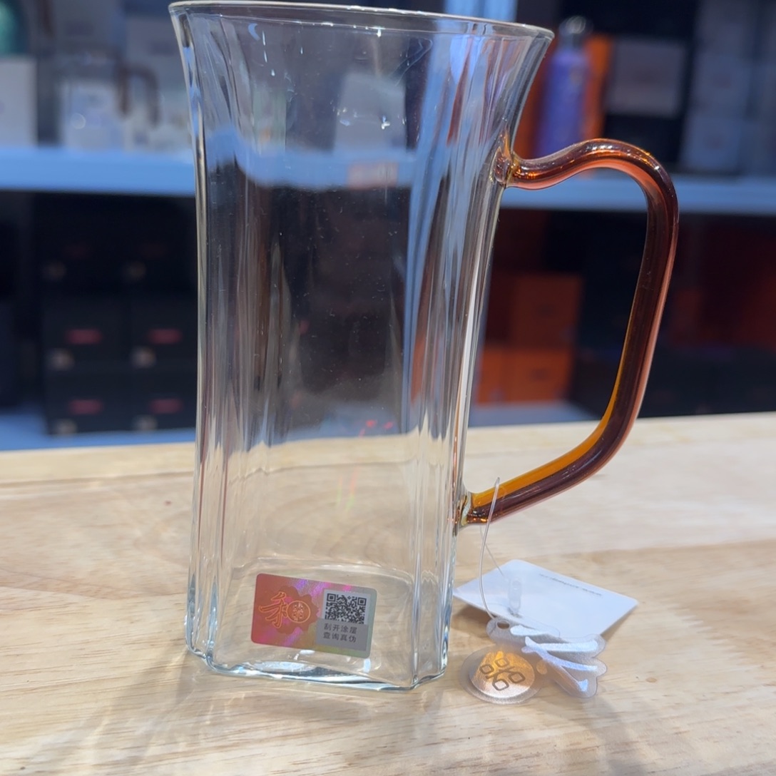 禾器和泰杯琥珀色