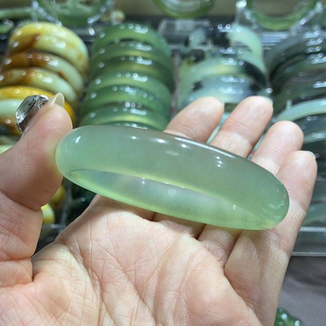 蛇纹石玉手镯未镶嵌55