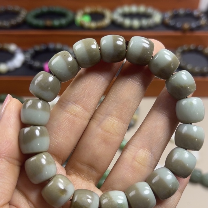 和田玉未镶嵌手串