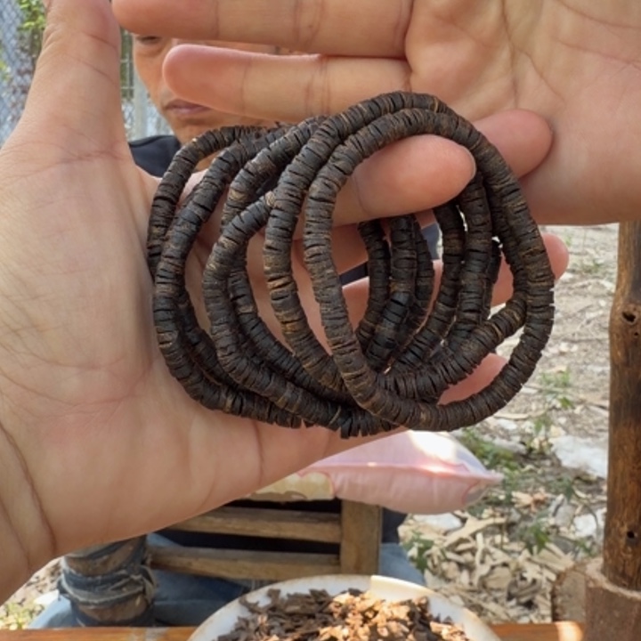 沉香碎屑沉香单圈沉水片珠4克多样性发一条