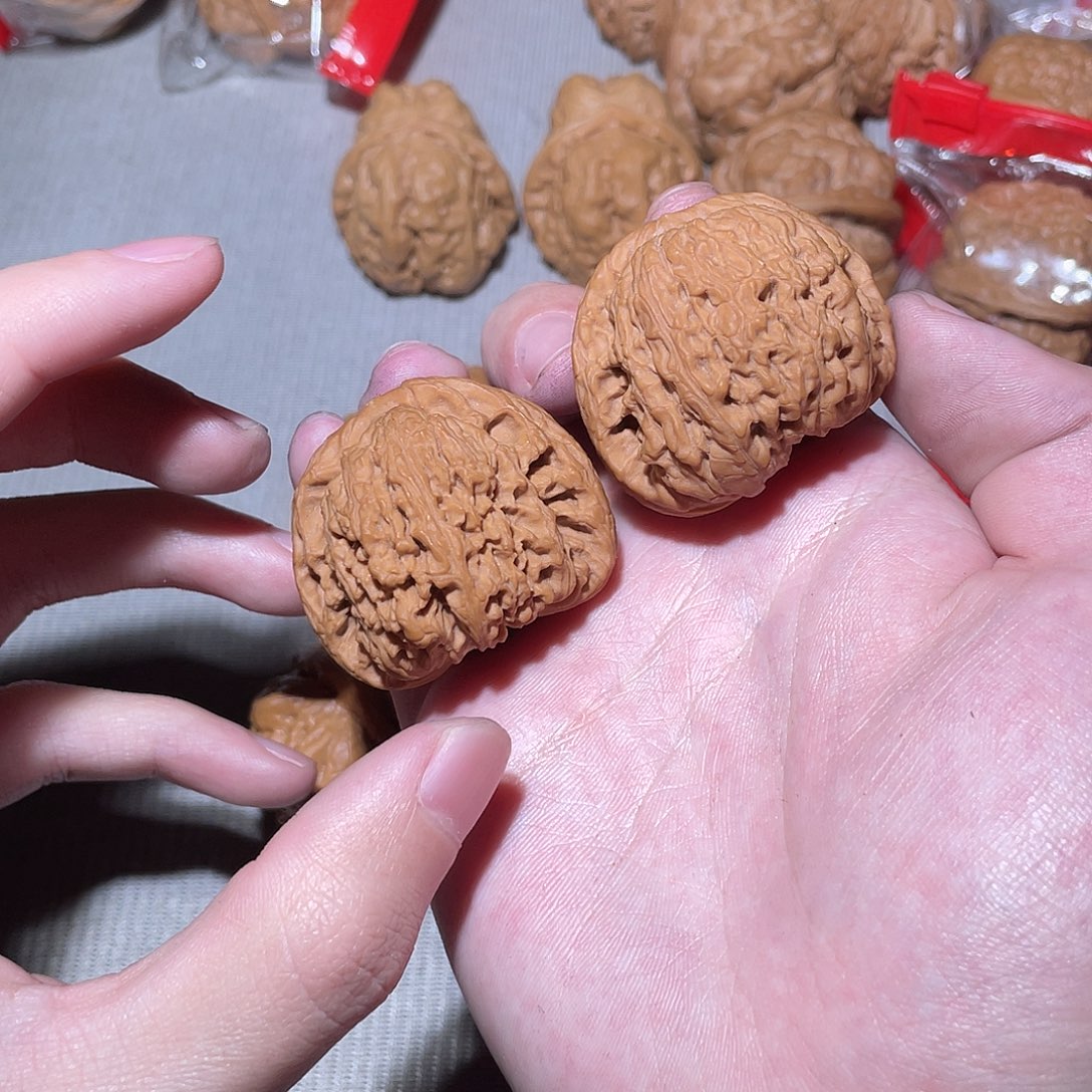 刘***泽大叶紫檀（黑酸枝木类）