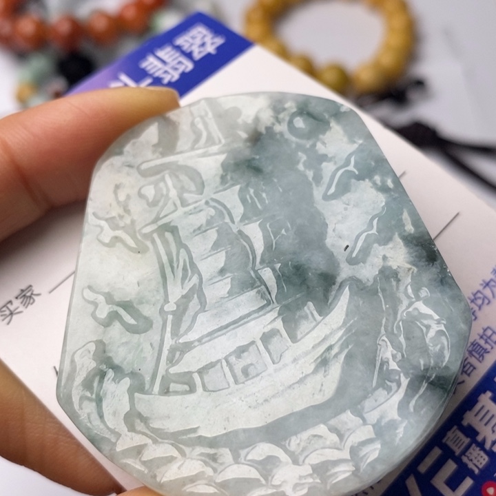 翡翠颈饰未镶嵌翡翠