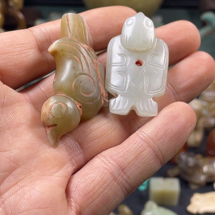 3***号和田玉未镶嵌颈饰