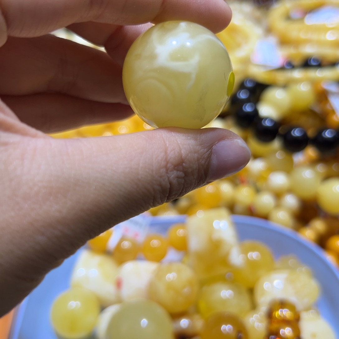 琥珀珠宝奇石未镶嵌