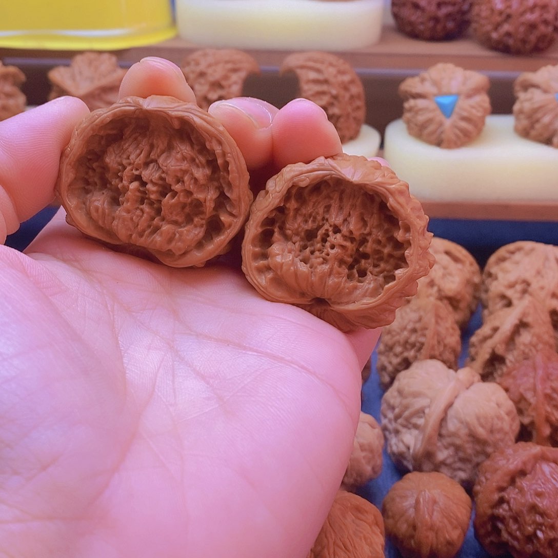 文玩核桃把件聚宝盆蛇头全品