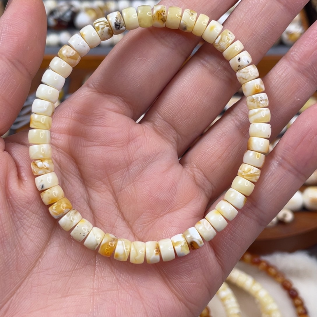 琥珀未镶嵌珠宝奇石琥珀蜜蜡微瑕6mm，手围17