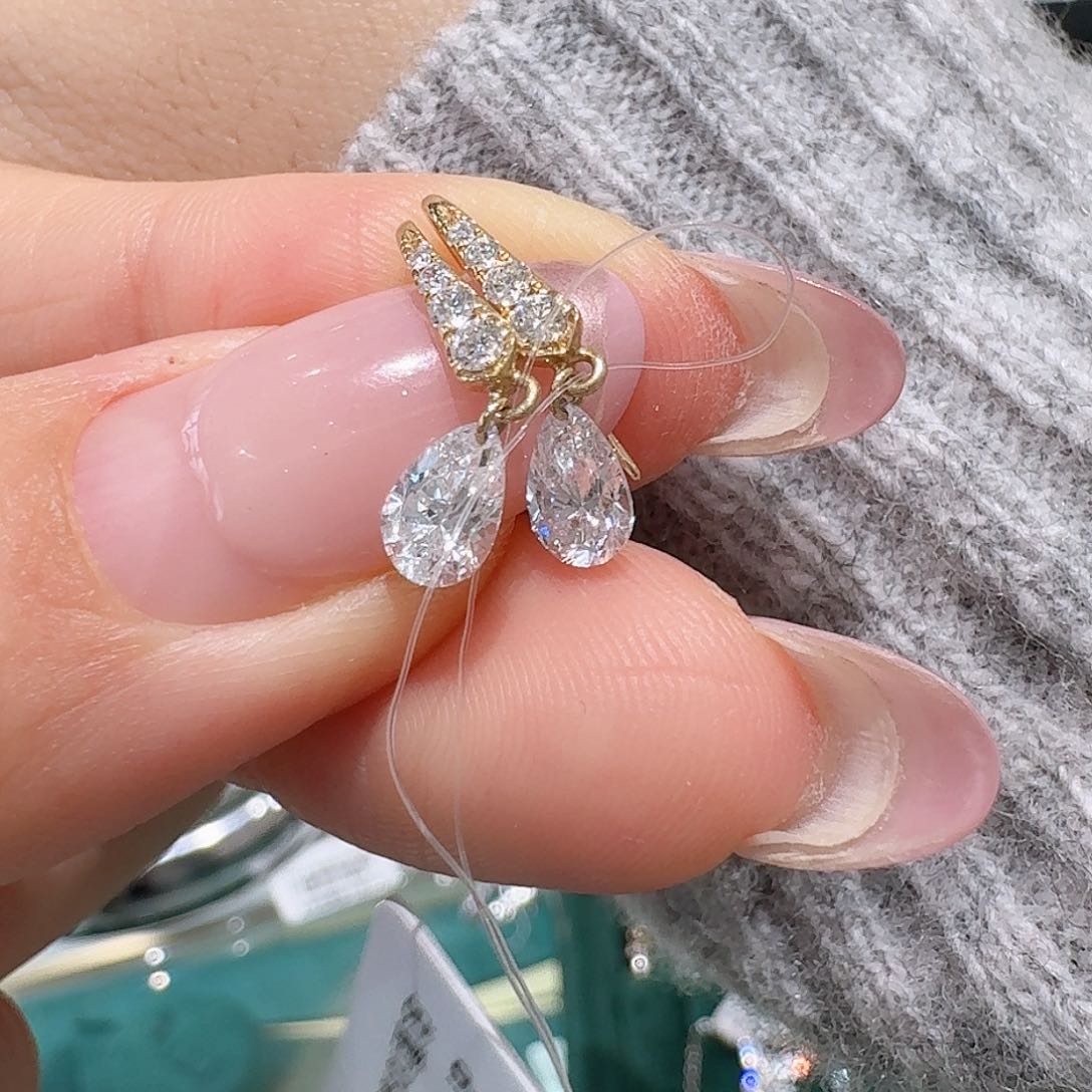 合成钻石耳饰18K金镶嵌