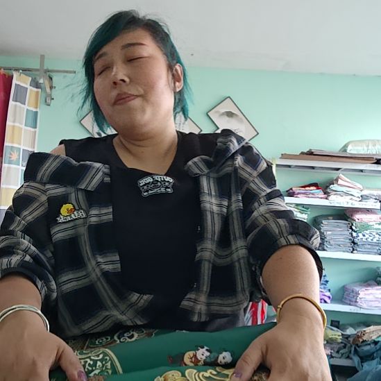 棉高端大床双人四件套，绿色花型水晶。