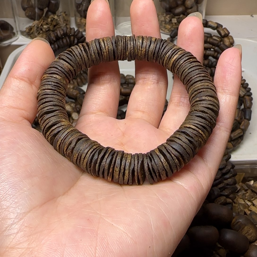 亭***前沉香手串单圈沉水片片19.3克