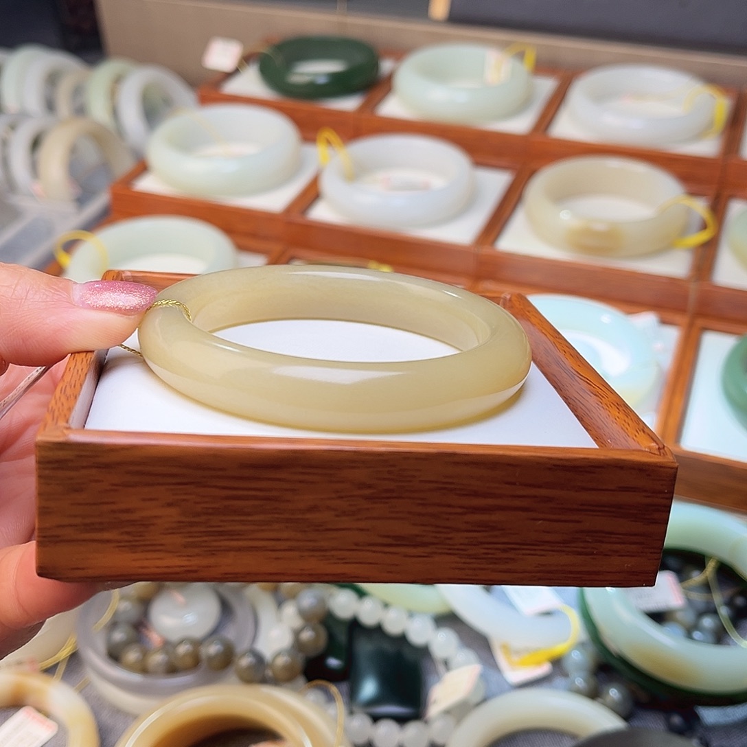 和田玉未镶嵌手镯58.7