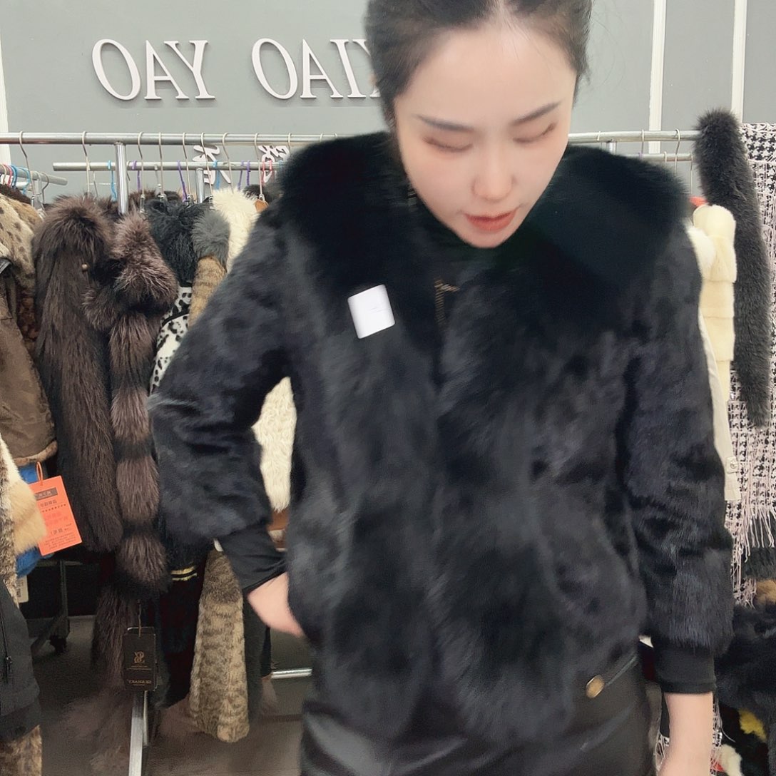 姚小妖家高端皮草