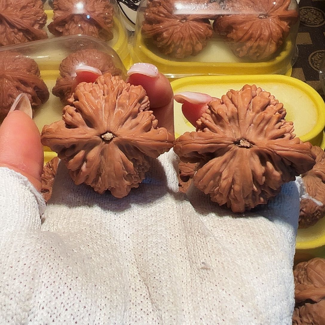 爱***头吊坠文玩核桃43全品虎头王