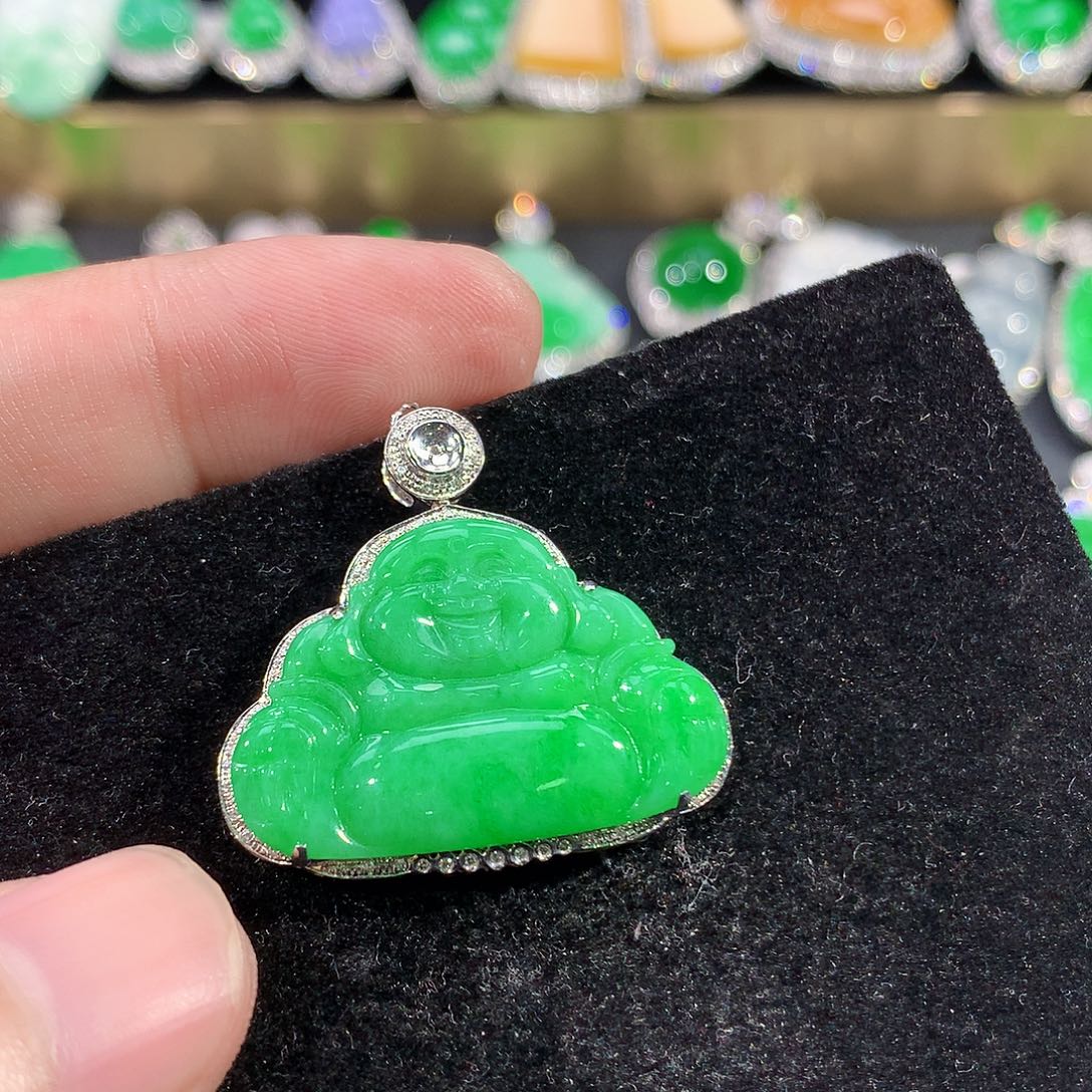 翡翠18K金镶嵌颈饰