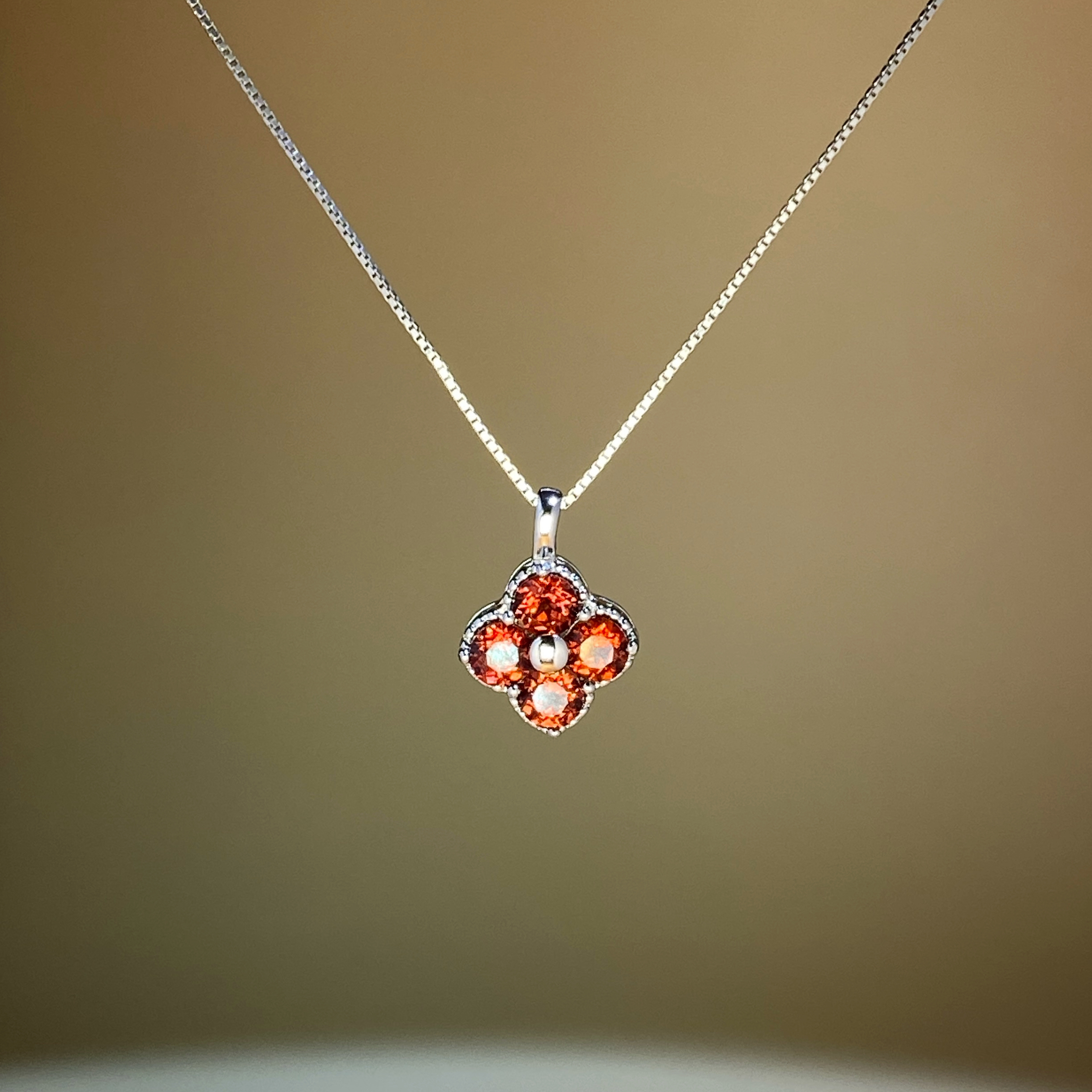 四叶草天然石榴石吊坠s925银项链（含项链）轻奢小众简约时尚百搭