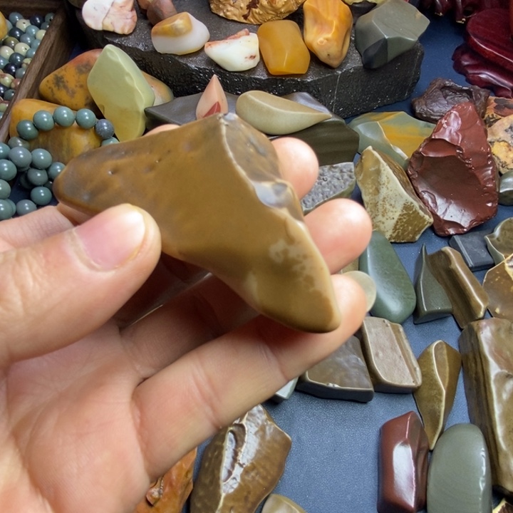 哈密沙尔湖泥石原石