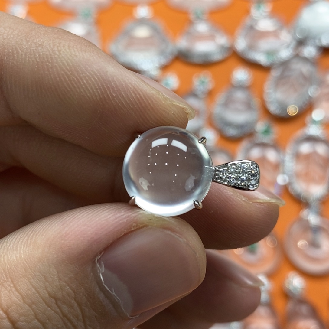 石英质玉吊坠(赠链)银S925镀金镶嵌是****